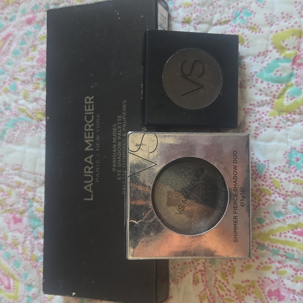 Designer Makeup Bundle - Picture 4 of 7